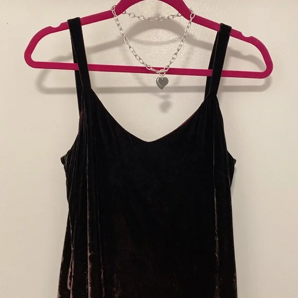 Dress Elegant Merlot Velvet Dress - Picture 2 of 10